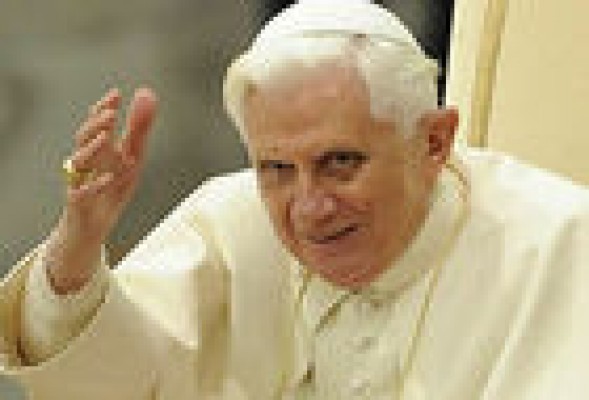 El Vaticano prohibe el uso de tarjetas de crédito en la Santa Sede