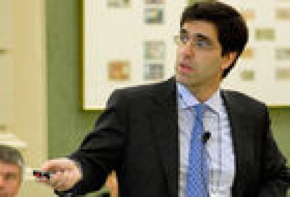 Una charla-coloquio de Jesús Fernández-Villaverde, 'acontecimiento económico' de 2012 