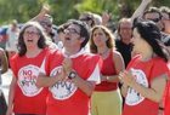 RTVV hace efectiva la salida de otra treintena de trabajadores del ente