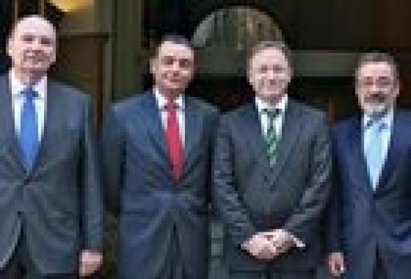Moragues abre con CEV la recogida de adhesiones al acuerdo social de Fabra