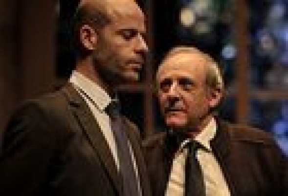 TEATRO<strong> <br />‘Poder absoluto', crónica de una ambición y algo de corrupción</strong>