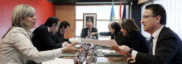 El Consell paga... lo que toca