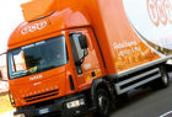 Las acciones de TNT Express bajan más de un 40% tras la retirada de la oferta de UPS