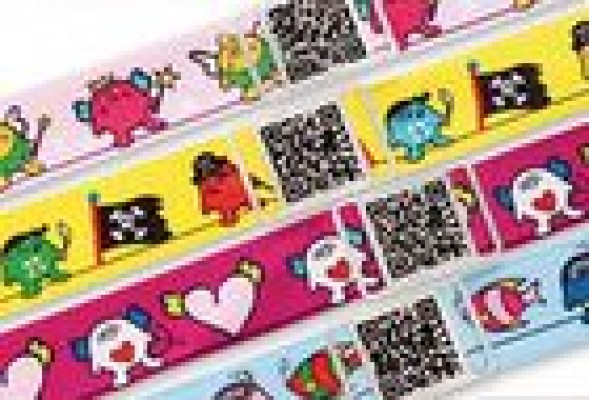 Lanzan una pulsera con código QR para encontrar a niños perdidos