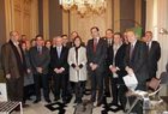 Llombart se compromete a pagar a los farmacéuticos en enero 108 millones de facturas pendientes