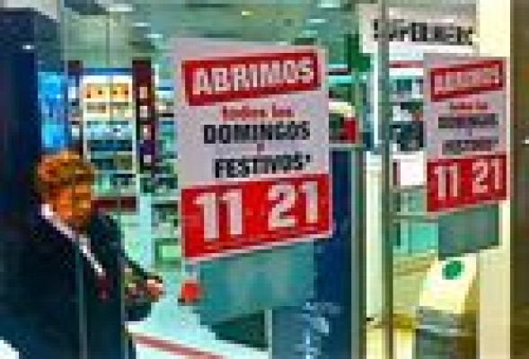 Zara y H&M dejan solo a El Corte Inglés en el primer domingo de horarios libres en Valencia