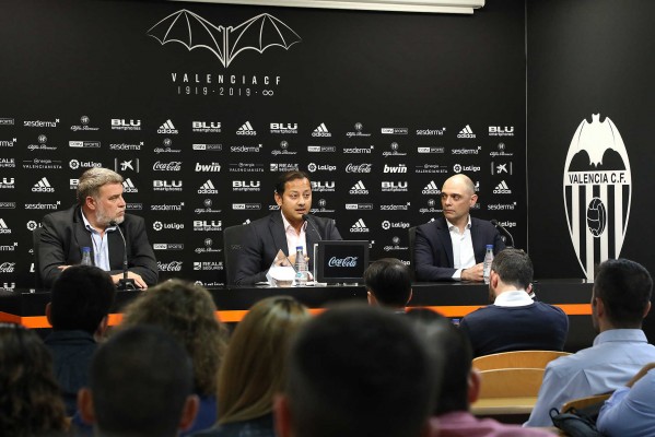 Murthy insta a avanzar en la mejora de la gestión de los clubes de fútbol
