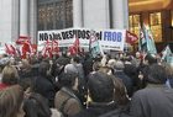 Los sindicatos convocan huelga general en Bankia, Novacaixagalicia y Banco de Valencia el 6 de febrero