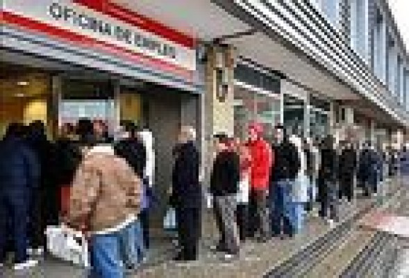 Récord histórico de parados en España: casi 6 millones