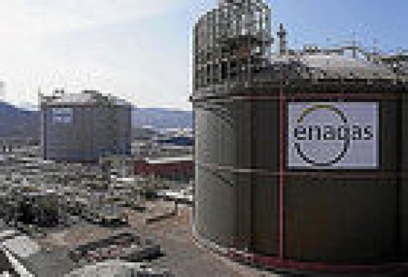 Enagás prepara la ampliación de sus plantas de regasificación en México y Chile
