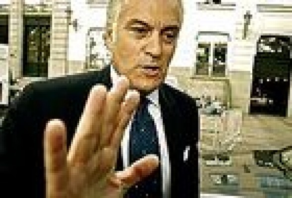 <em>La política como <br />negocio: sobres, autopagos o favores rentables</em>