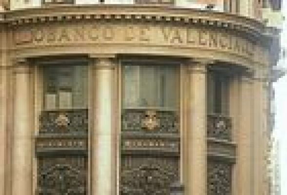 Dirección y sindicatos de Banco de Valencia acuerdan 795 despidos