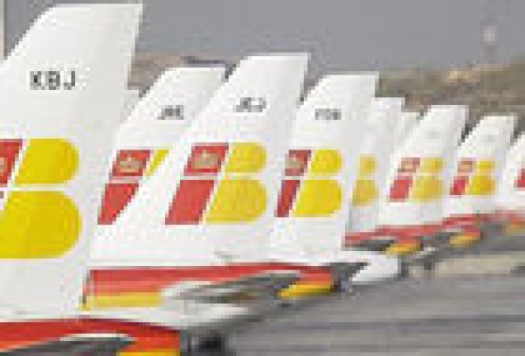 Los sindicatos convocan una huelga en Iberia de 15 días