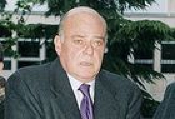 Juan Abelló sigue confiando en Telefónica y Banco Santander