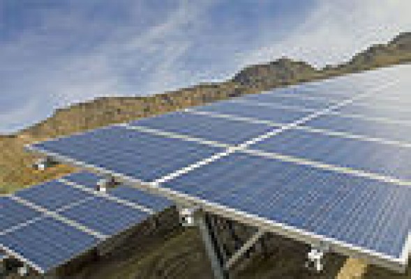 Las fotovoltaicas en foco de los ‘fondos buitres' tras su interés por el ladrillo