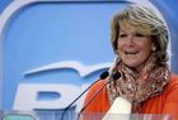 Aguirre bromea con Botella y le pide que diga 