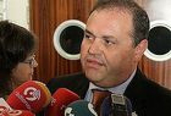 Cristóbal Navarro lanza su artillería por el poder en la patronal Cepymeval