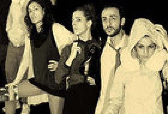 TEATRO  <br /><strong>'Fent cua', mujeres al borde un ataque de competitividad por ganar</strong>
