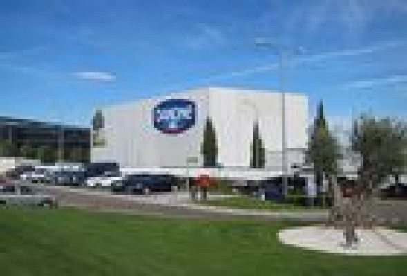 Andalucía ofrece a Danone incentivos para evitar el cierre de la planta
