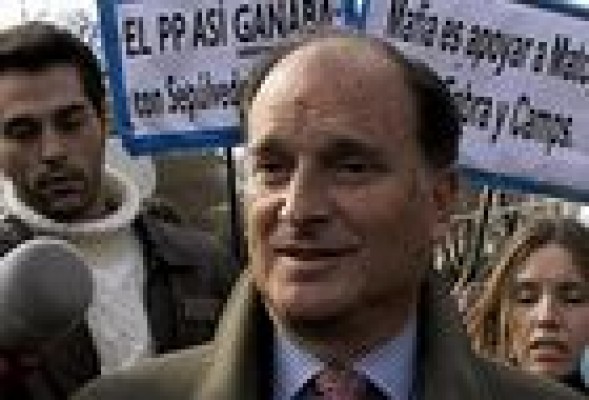 Sepúlveda recibió más de medio millón de euros de la trama entre 2002 y 2004, según el juez
