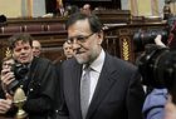 El Gobierno anuncia un déficit por debajo del 7% en 2012, al recortar 21.000 millones