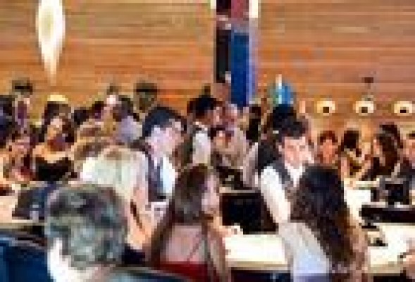 Casinos, barberos (de Sevilla), debates televisivos y síndromes cinematográficos, este finde en Valencia Plaza