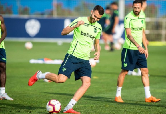 Mayoral, baja en el Bernabéu por la 'cláusula del miedo'