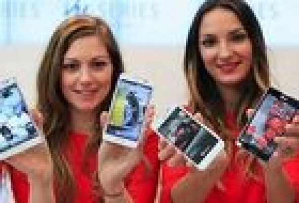 Los coches inteligentes de General Motors y el salto a la telefonía fija de Yoigo agitan Barcelona