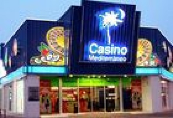 Casino Mediterráneo se traslada a Orihuela y cuelga el cartel de traspaso
