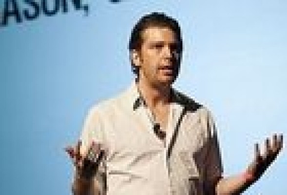 Groupon despide a su CEO y cofundador Andrew Mason