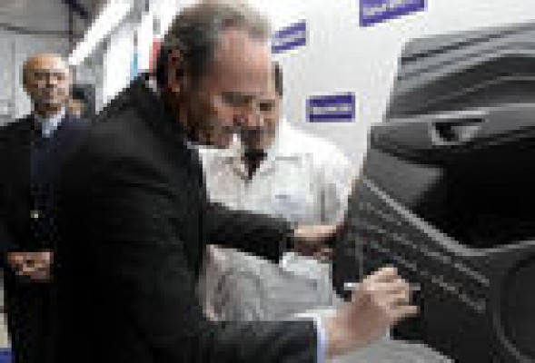 Faurecia inaugura en Almussafes un centro de componentes de automóviles con seis millones de inversión