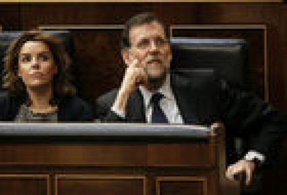Sáenz de Santamaría desaconseja a Pastor intervenir directamente en Iberia