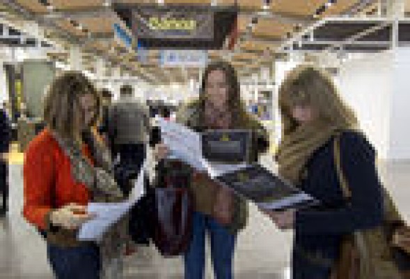 Los universitarios ponen la nota juvenil en la primera sesión de Forinvest 2013