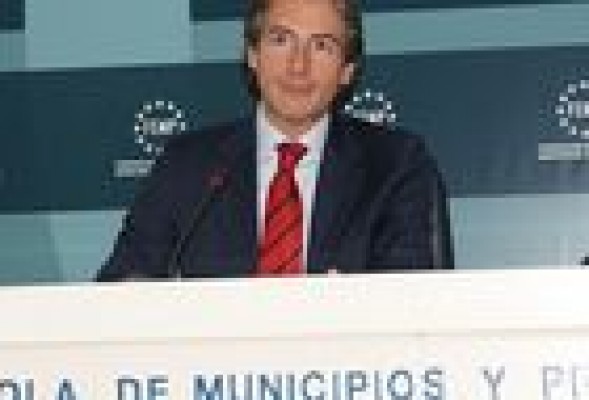 Rus protesta por los 'puntos negros' de la reforma local diseñada por Montoro