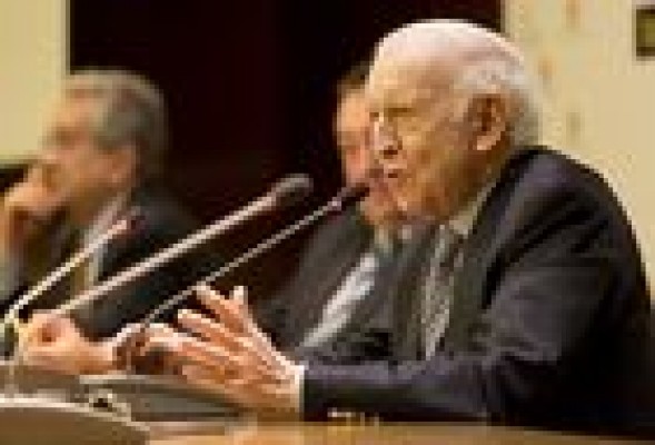 Leopoldo Abadía pone la nota simpática con su 'crisis de la decencia'