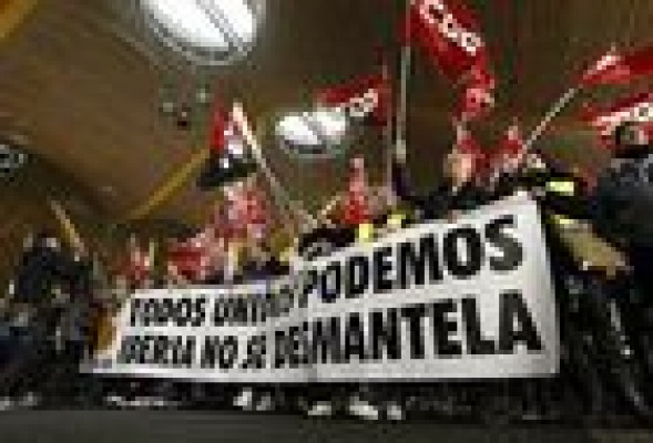 IAG, Iberia y los sindicatos meditan la propuesta del mediador