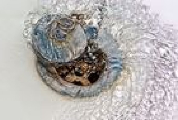 ¿Es cierto que el agua del lavabo gira en sentido opuesto en cada hemisferio? Por Josep Ross