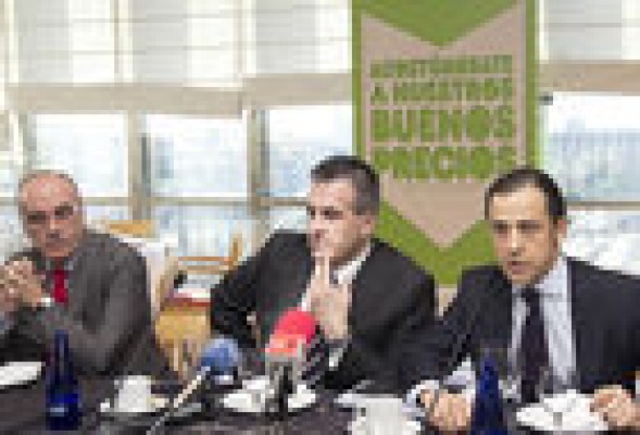 La libertad de horarios anima a El Corte Inglés a convertir en 'supers' los Opencor de Valencia