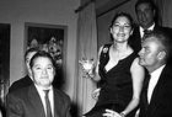 Los mitos de una España en blanco y negro reviven en el Centro del Carmen con las fotos de Canito
