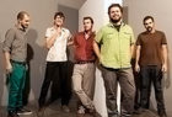 MÚSICA EN DIRECTO <br /><strong>Pony Bravo: ¿Qué tienen en común McGyver y Sánchez Gordillo?</strong>