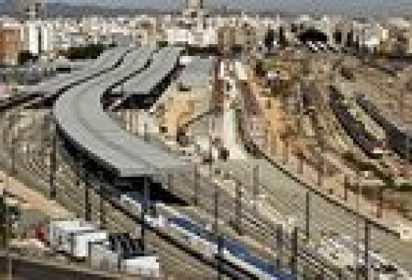 El AVE Madrid-Valencia supera por primera vez los 10.000 pasajeros en un día