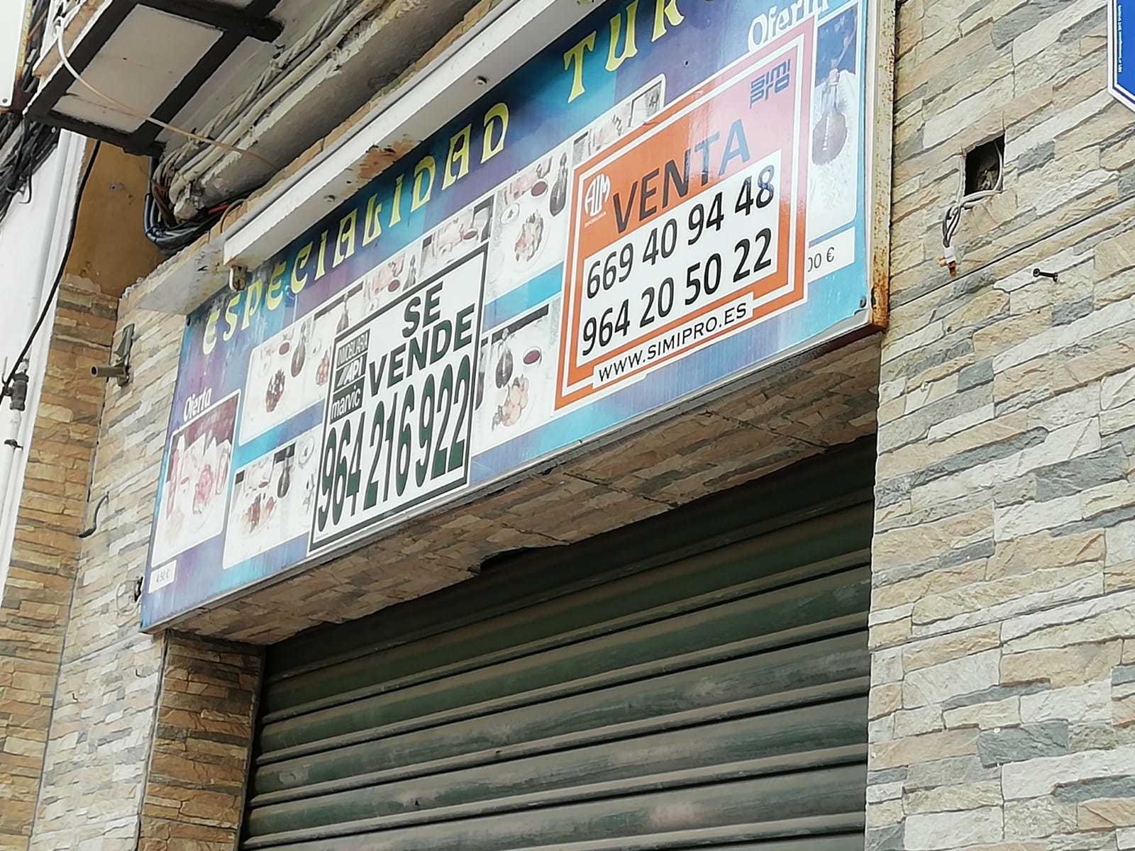 El Raval de la Trinitat languidece por el continuo cierre de comercios