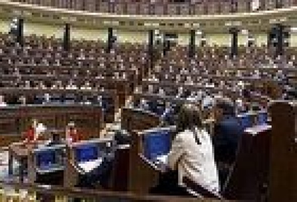 El PP logra el apoyo de CiU y PNV para acometer la reforma de los organismos reguladores