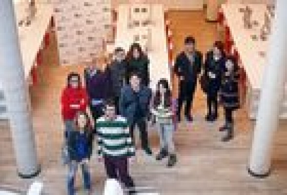Las Naves, espacio de creación contemporánea: <br />de almacén de grano a catedral creativa