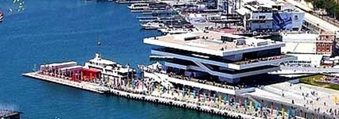 La 'T': una historia inconclusa (debates Aula Ciutat sobre la Fachada Marítima de Valencia)