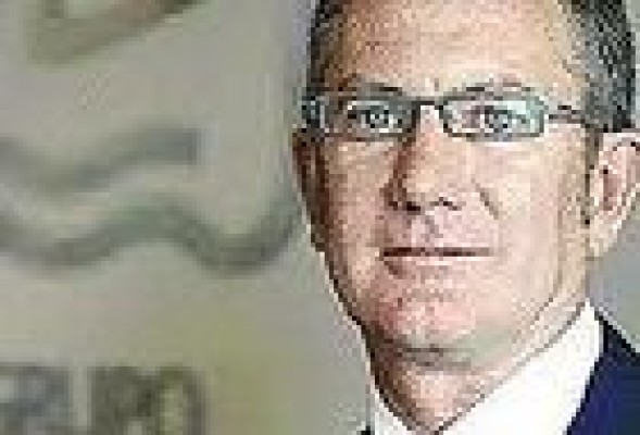 Calabuig recupera el control del consejo de administración de Aguas de Valencia