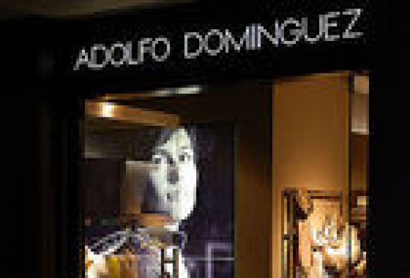 REDUCCIÓN<br /><strong>El grupo de perfumería Puig desinvierte en Adolfo Domínguez</strong>