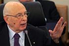 Napolitano asume la negociación para formar gobierno en Italia