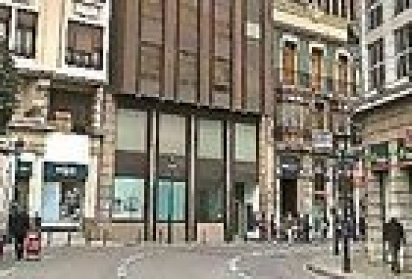 La caída del poder adquisitivo pasa factura a las principales zonas comerciales valencianas