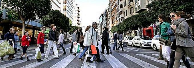 La caída del poder adquisitivo pasa factura a las principales zonas comerciales de Valencia